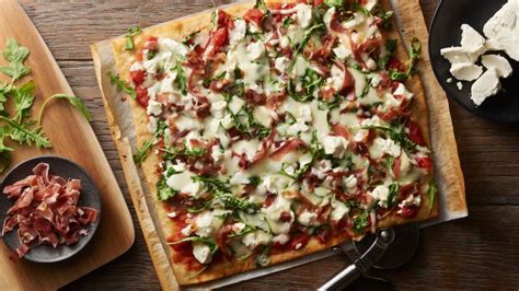 prosciutto-and-goat-cheese-pizza image