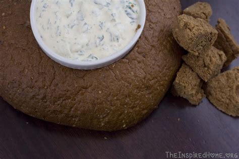 easy-appetizers-spinach-dip-with-pumpernickel-bread-bowl image