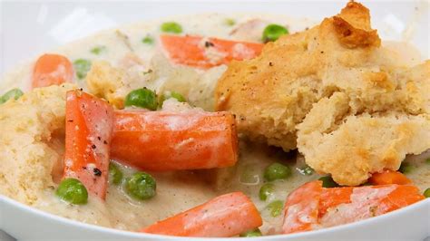 slow-cooker-creamy-chicken-with-biscuits-recipe-real image