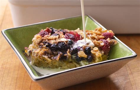 baked-oatmeal-with-berries-lentils-lentilsorg image