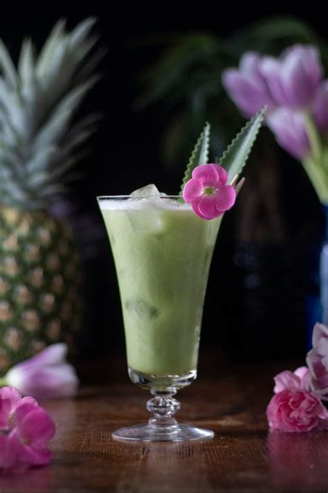 pineapple-matcha-drink-starbucks-copycat-moody image