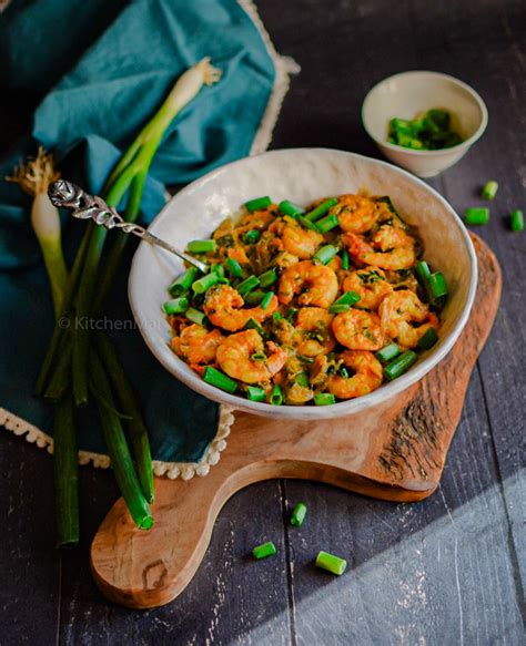 prawns-with-spring-onions-and-fenugreek-leaves image