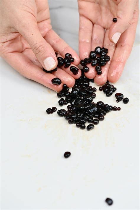how-to-make-balsamic-pearls-balsamic-caviar image