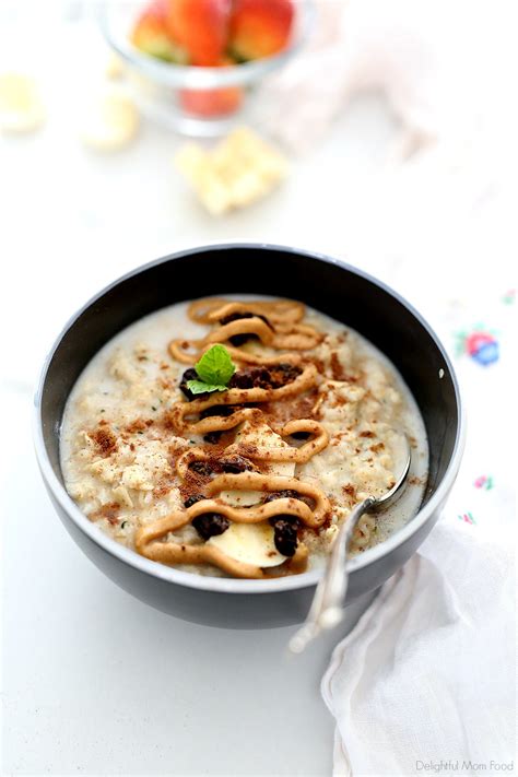 peanut-butter-oatmeal-with-bananas-and-raisins image