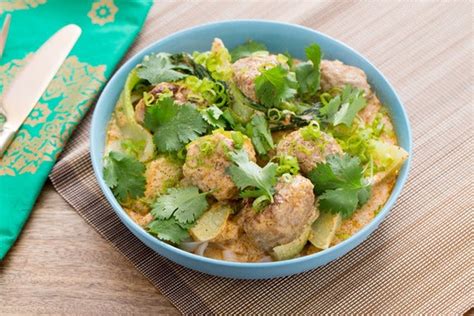 thai-chicken-meatballs-with-red-coconut-curry-bok image