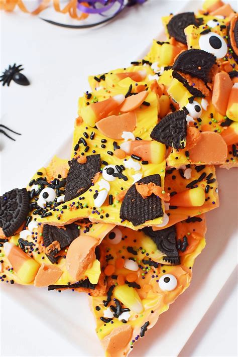 halloween-candy-bark-recipe-fun-easy image