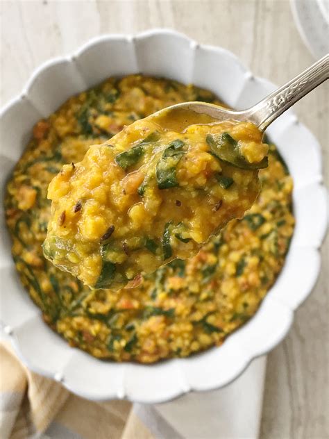 spicy-indian-lentil-with-spinach-and-tomato-culinary image