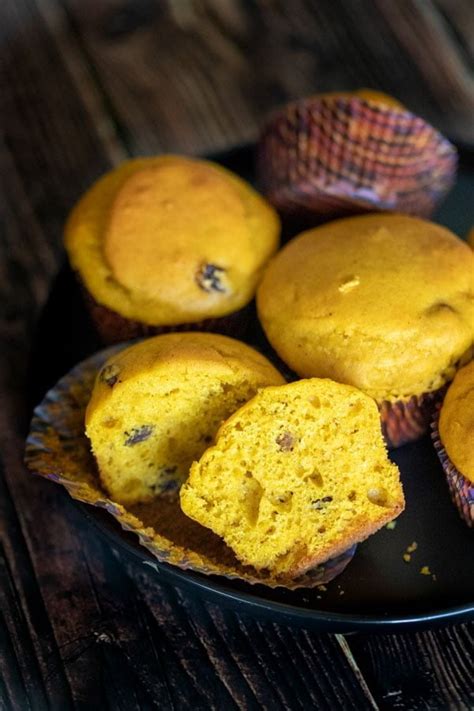 easy-pumpkin-muffins-recipe-the-bossy-kitchen image