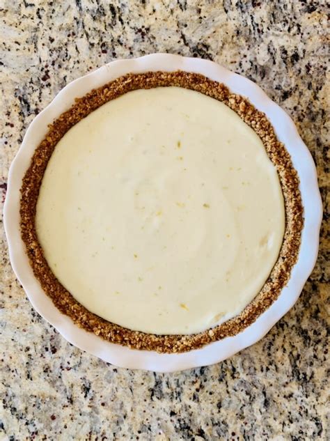 how-to-make-key-lime-pie-with-nut-crust-fab-food image