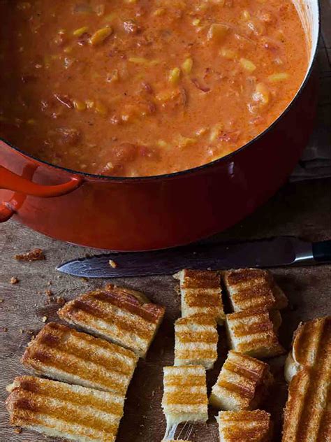 ina-gartens-easy-tomato-soup-leites-culinaria image
