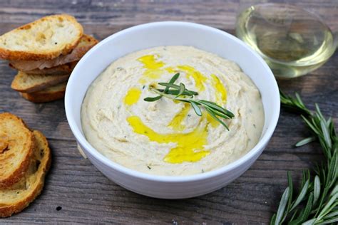 white-bean-dip-with-rosemary-mangia-michelle image