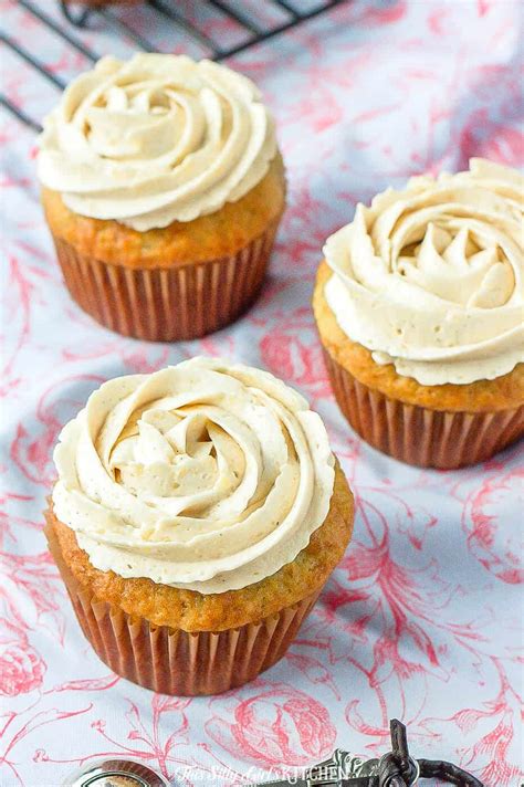 banana-cupcakes-with-brown-sugar-frosting-this-silly image