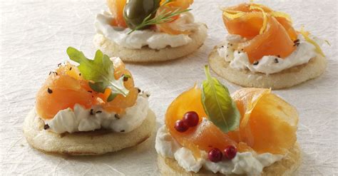 blinis-with-sour-cream-and-smoked-salmon-eat image