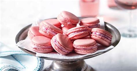 macarons-with-white-chocolate-and-raspberry-ganache image