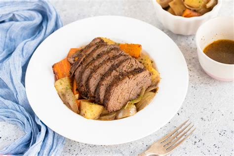 slow-cooker-tri-tip-roast-with-vegetables-recipe-the-spruce-eats image