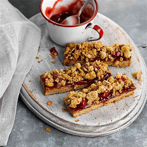 cherry-or-apricot-streusel-bars-all-bran image
