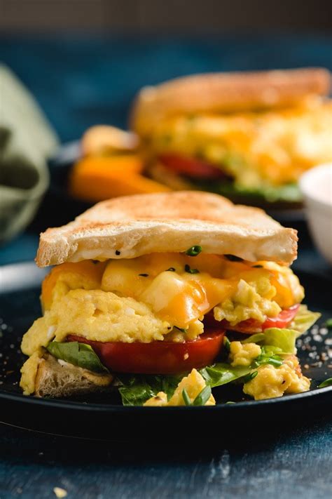 classic-scrambled-egg-sandwich image
