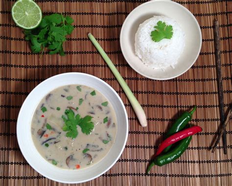 veggie-thai-green-curry-pescetariankitchen image