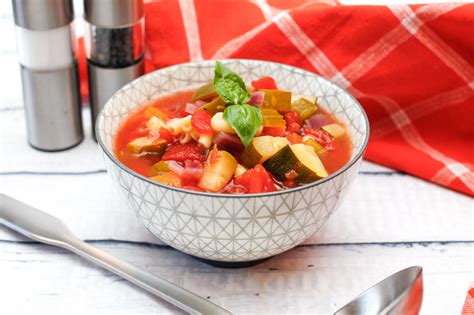 vegetarian-minestrone-soup image