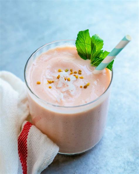 greek-yogurt-smoothie-protein-packed-a-couple-cooks image