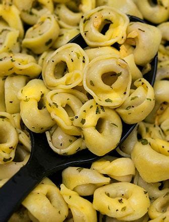cheese-tortellini-with-garlic-butter-one-pot image