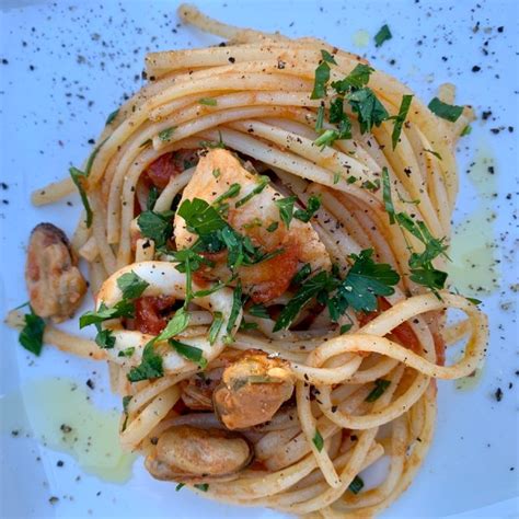 how-to-make-seafood-linguine-italian-food-boss image