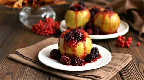 spiced-roasted-apples-and-blackberries-islamicfinder image