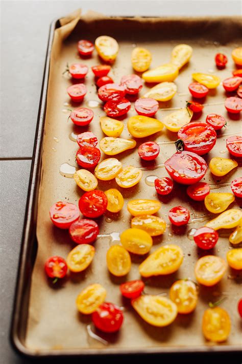 how-to-roast-tomatoes-minimalist-baker image