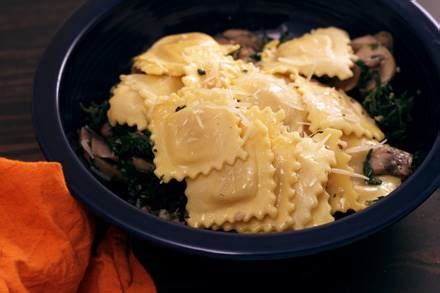 ravioli-with-spinach-and-mushrooms image