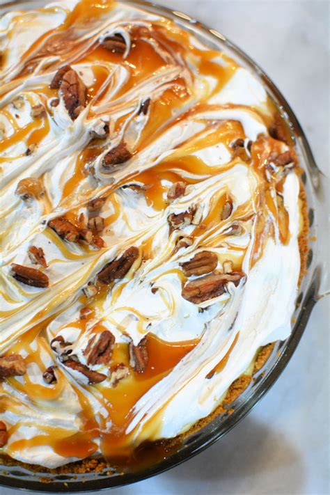 caramel-apple-pie-made-with-caramel-candy image