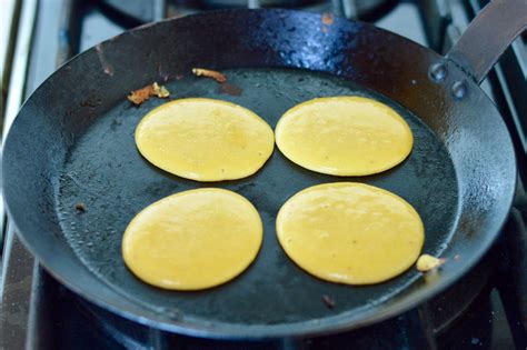 3-ingredient-banana-almond-pancakes-eat-well-enjoy-life image