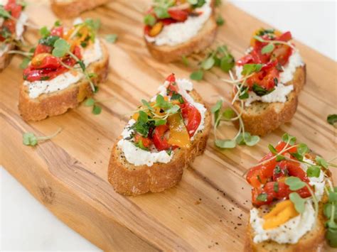 roasted-pepper-and-goat-cheese-bruschetta image