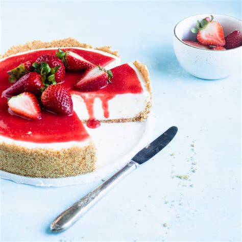 no-bake-strawberry-margarita-cheesecake-the-simple image