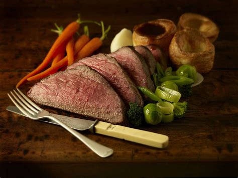 how-to-cook-the-perfect-sunday-roast-the-spruce-eats image