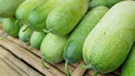 ash-gourd-winter-melon-nutrition-benefits-and-uses image