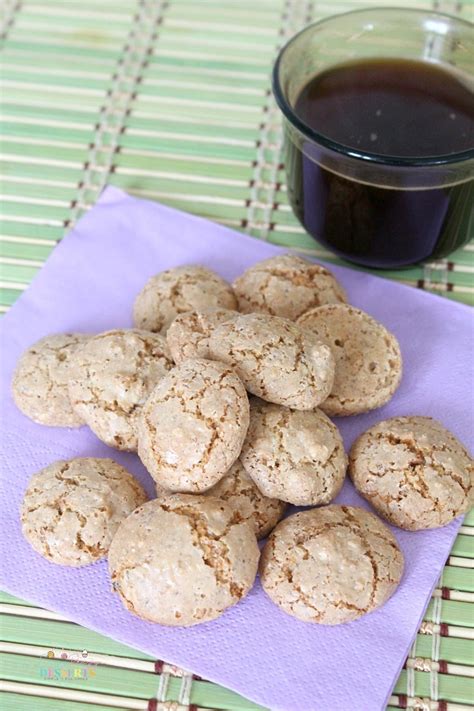 easy-almond-macaroons-recipe-eazy-peazy-desserts image