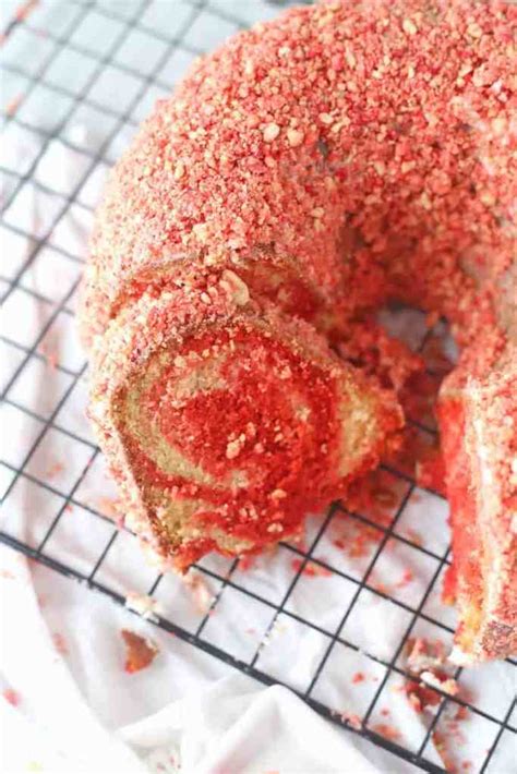 strawberry-crunch-cake-recipe-brown-sugar-food-blog image