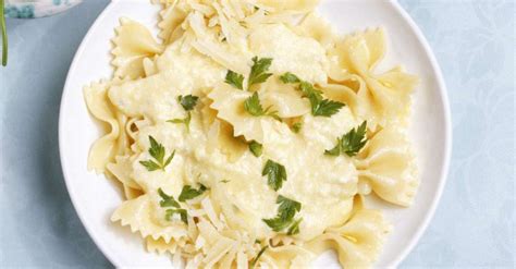 farfalle-with-cheese-sauce-recipe-eat-smarter-usa image