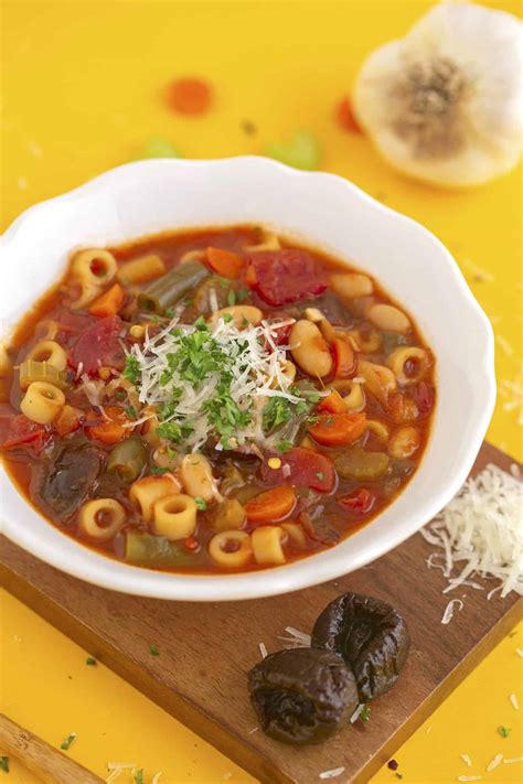quick-easy-minestrone-soup-mind-over-munch image