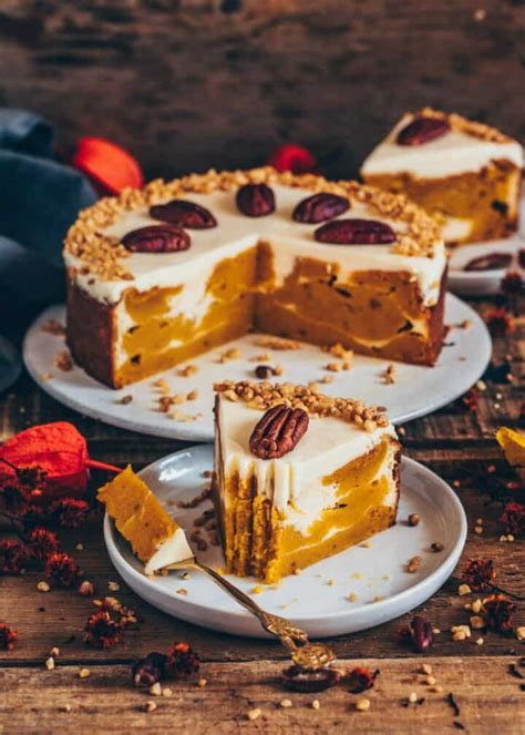 vegan-pumpkin-cake-with-cheesecake-swirl-bianca image