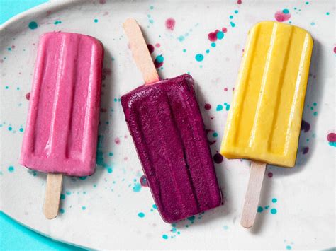 how-to-make-yogurt-popsicles-with-your-fruit-of-choice image