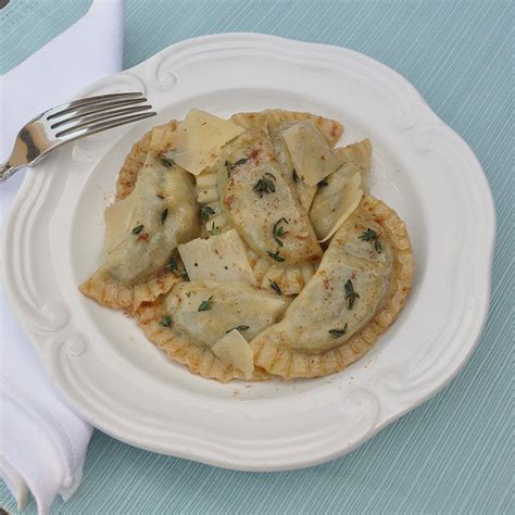 artichoke-and-spinach-ravioli-in-a-browned-butter image