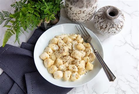 potato-gnocchi-with-gorgonzola-cream-sauce-italian image