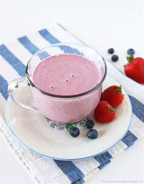 blueberry-banana-strawberry-protein-smoothie image