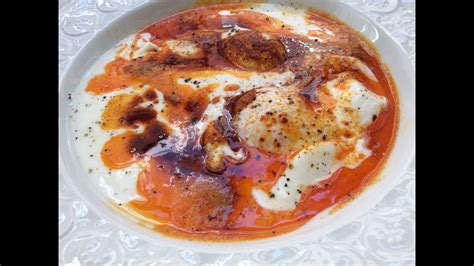 turkish-poached-eggs-with-yogurt-ılbır image