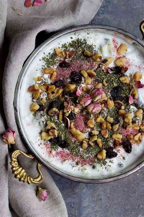 mast-o-khiar-persian-yogurt-and-cucumber-dip image