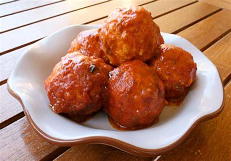 chicken-meatballs-in-tomato-sauce-italian-food-forever image