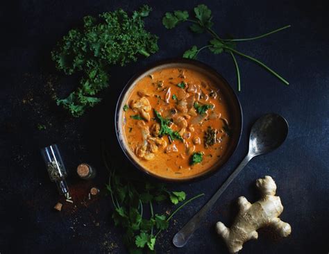 low-carb-cauliflower-and-kale-curry-soup-simply-so image