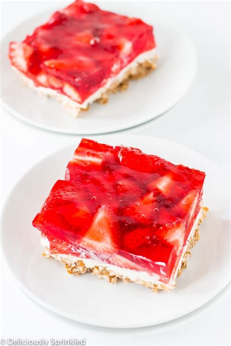 strawberry-pretzel-bars-deliciously-sprinkled image