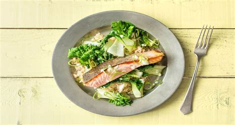 crispy-salmon-recipe-hellofresh image